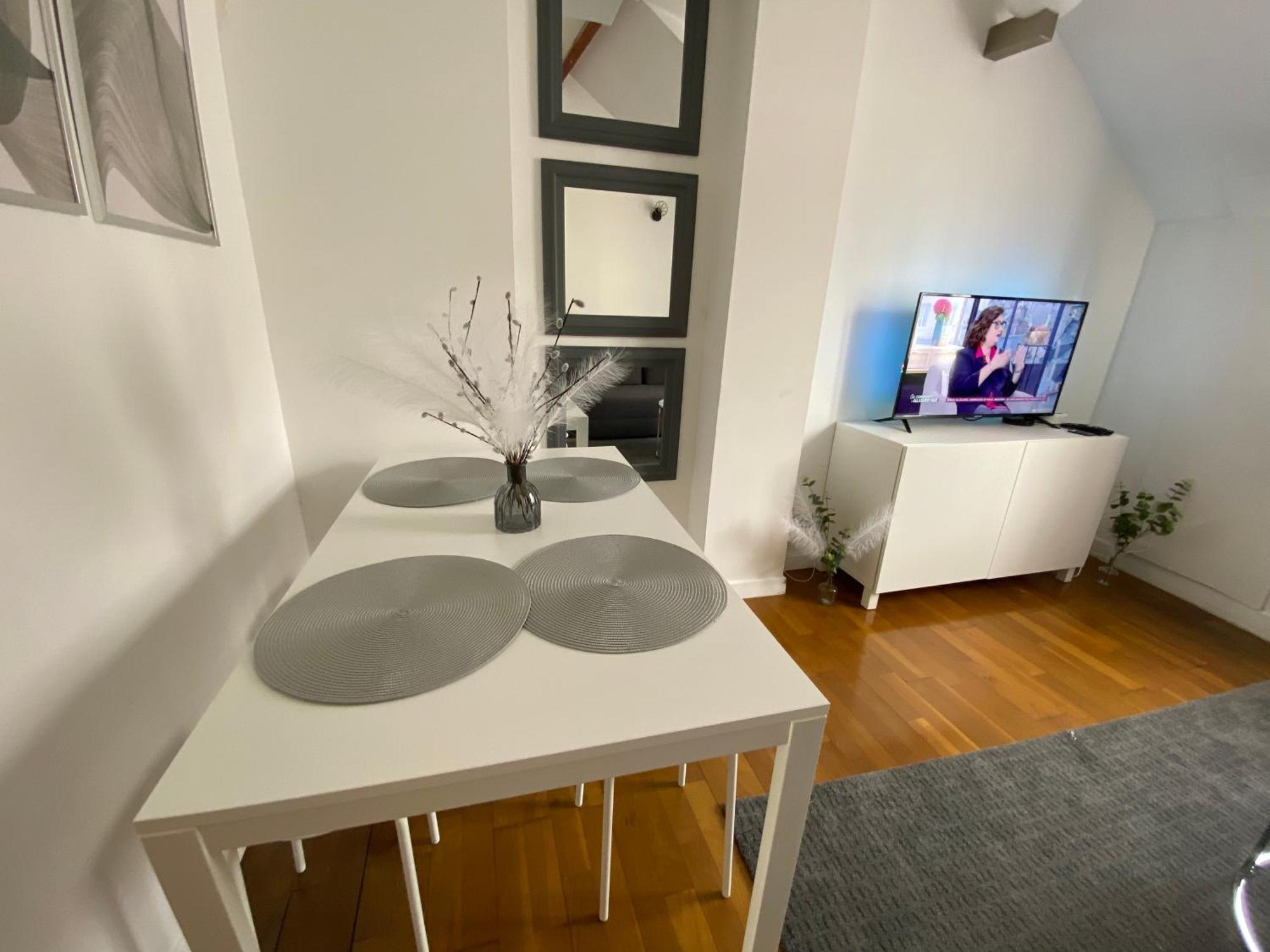 Duplex Minimaliste - 30 Min De Paris Daire Saint-Ouen-l'Aumone Dış mekan fotoğraf