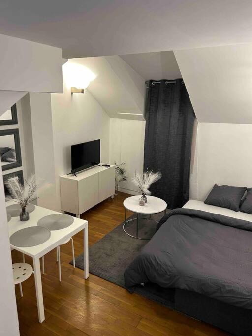 Duplex Minimaliste - 30 Min De Paris Daire Saint-Ouen-l'Aumone Dış mekan fotoğraf